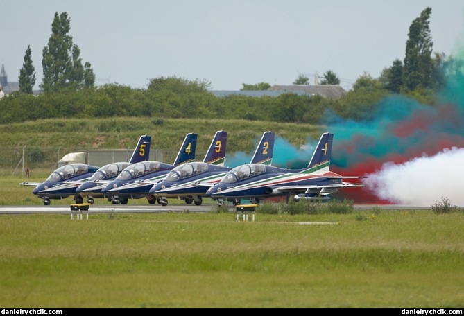 Frecce Tricolori (Aermacchi MB-339)