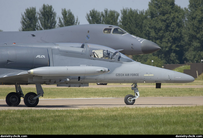 B-1B and L-39