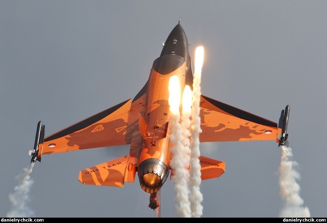 F-16C Falcon solo display (Royal Netherlands Air Force)