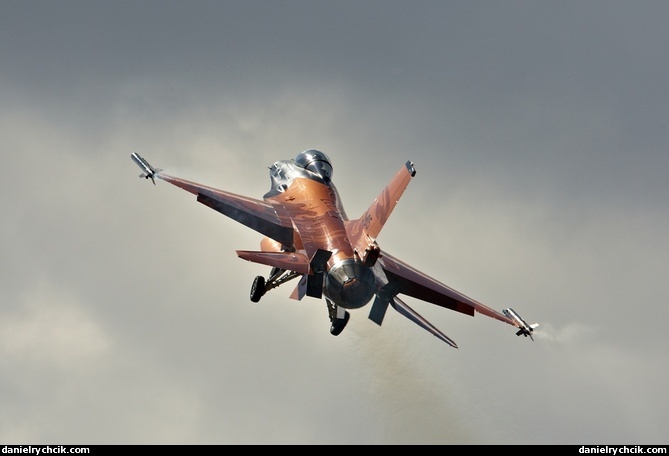 F-16C Falcon solo display (Royal Netherlands Air Force)