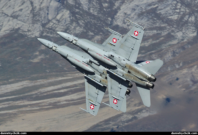 Swiss F-18 Hornet formation