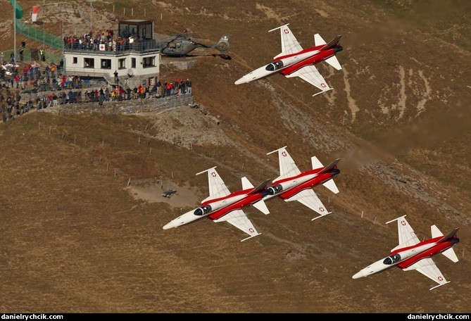 Patrouille Suisse passing by the KP