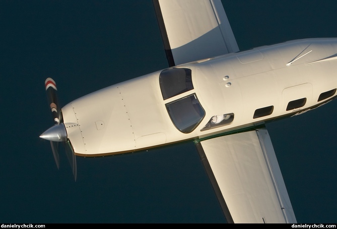 Piper Malibu HB-PRJ over Lake of Geneva