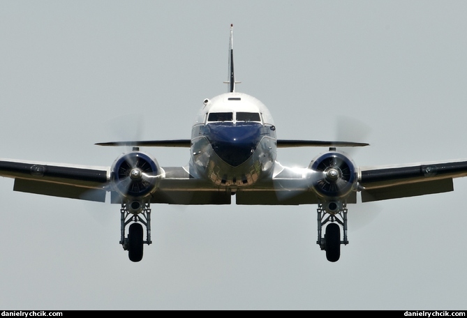 Douglas DC-3