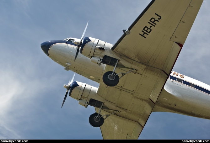 Douglas DC-3