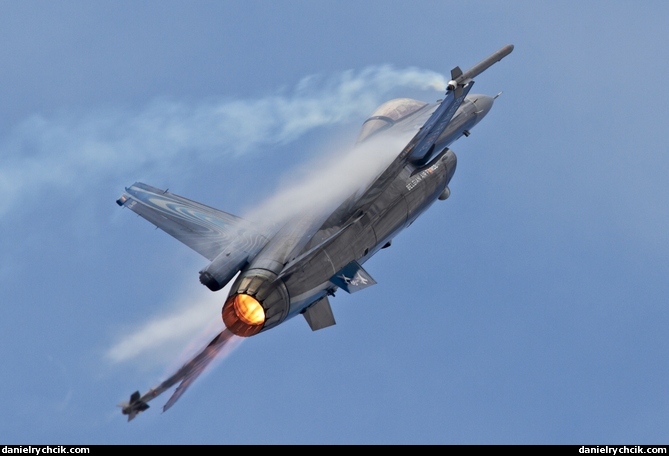 F-16C Falcon (Belgian Air Force solo display)