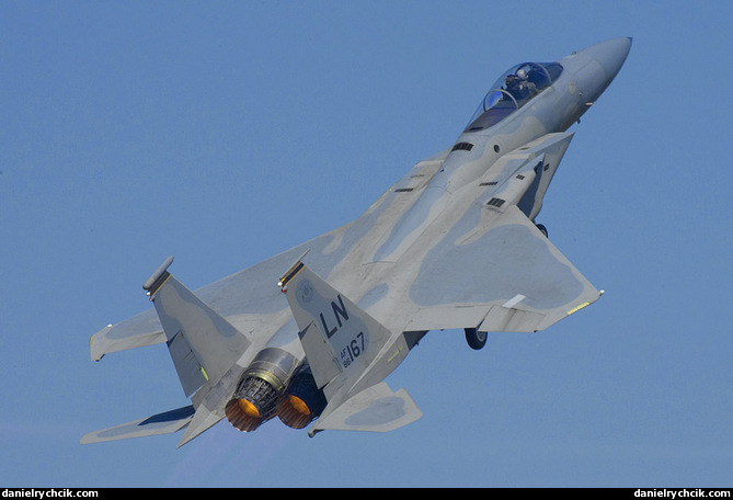 F-15C Eagle solo display