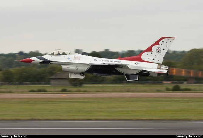 F-16 Falcon of the Thunderbirds