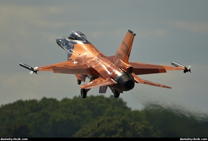 F-16C Falcon solo display (Royal Netherlands Air Force)