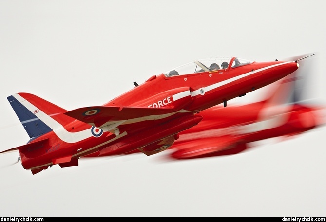 Red Arrows opposition pass