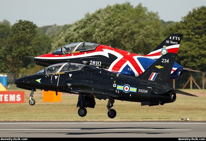 Two Hawks T1 departing after the show