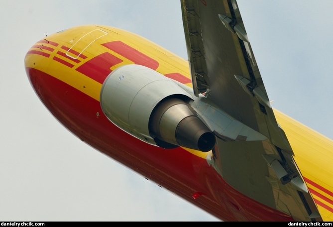 Boeing 767-3JHF (DHL)