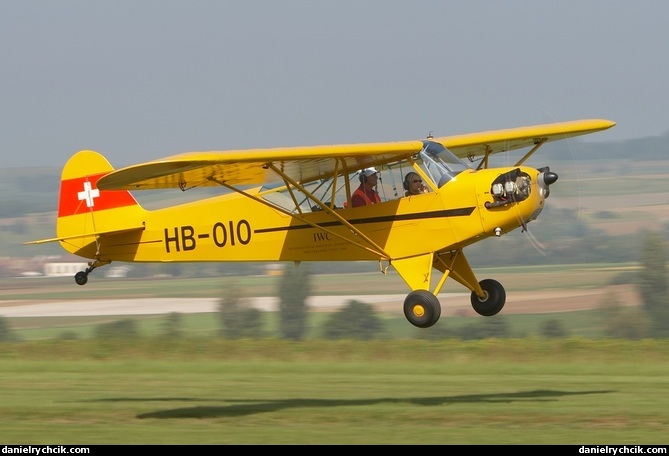 Piper J-3C-65 Cub