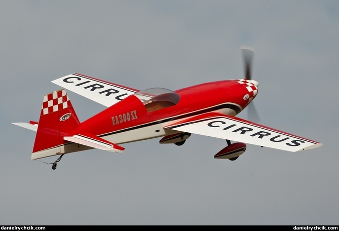 Extra 300SX (RC model)