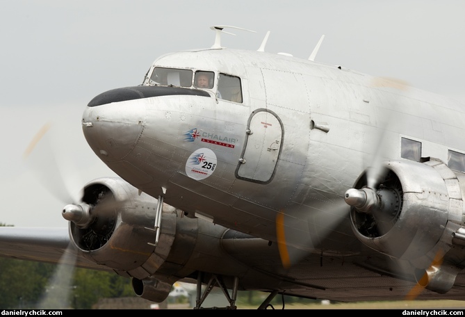 Douglas DC-3