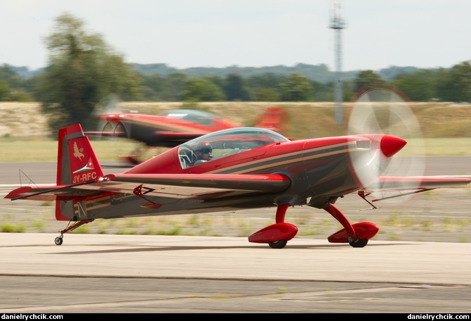 Extra 300L (Jordanian Falcons)