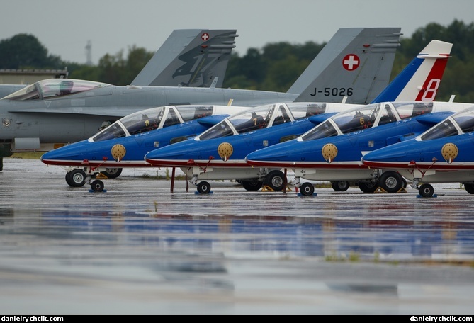 Patrouille de France on dynamic parking