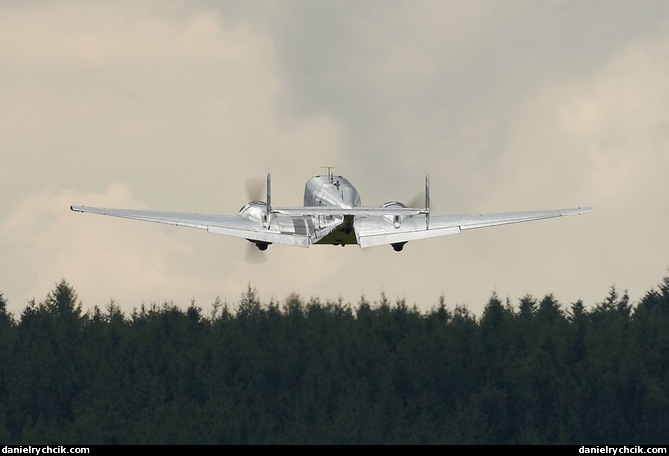 Beech 18