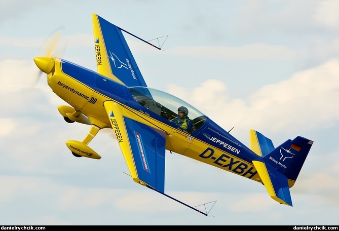 Extra 300L (Henry Bohlig)