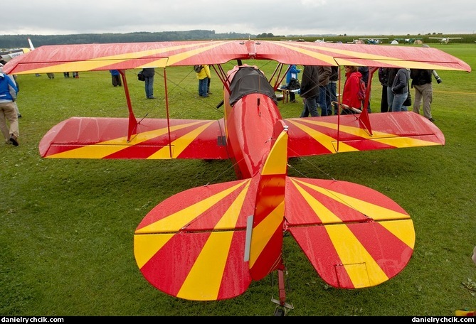 Pitts S-2B