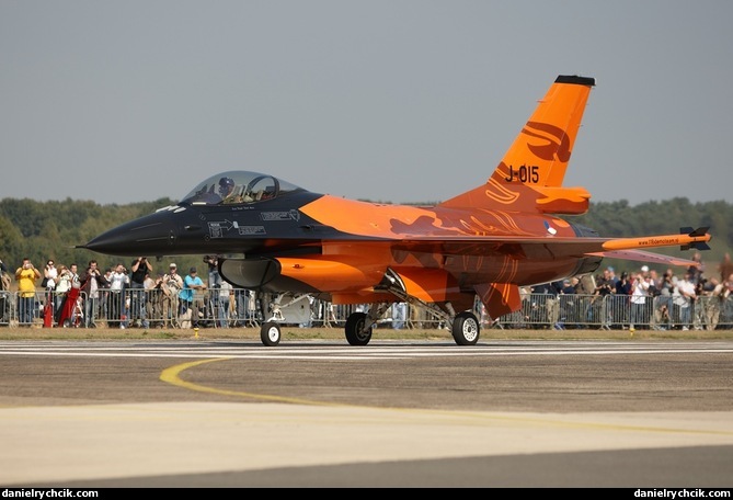 F-16C Falcon (Royal Netherlands Air Force - solo display)