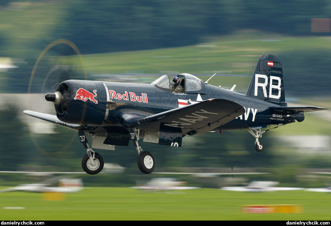 Vought F4U Corsair (Red Bull)