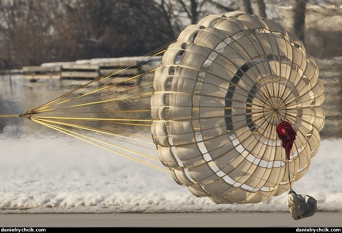 Landing parachute of a F-5E Tiger