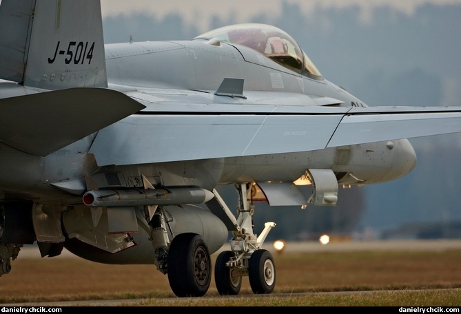 F/A-18C Hornet rolling on the Payerne taxiway