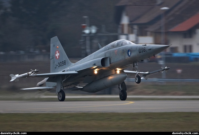 F-5E Tiger landing after a WEF mission