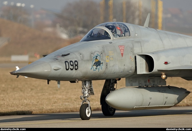 F-5E Tiger rolling on the Payerne taxiway