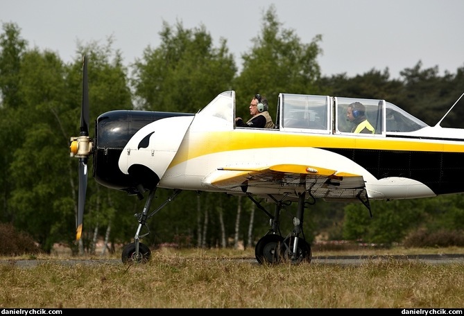 Yakovlev Yak-52